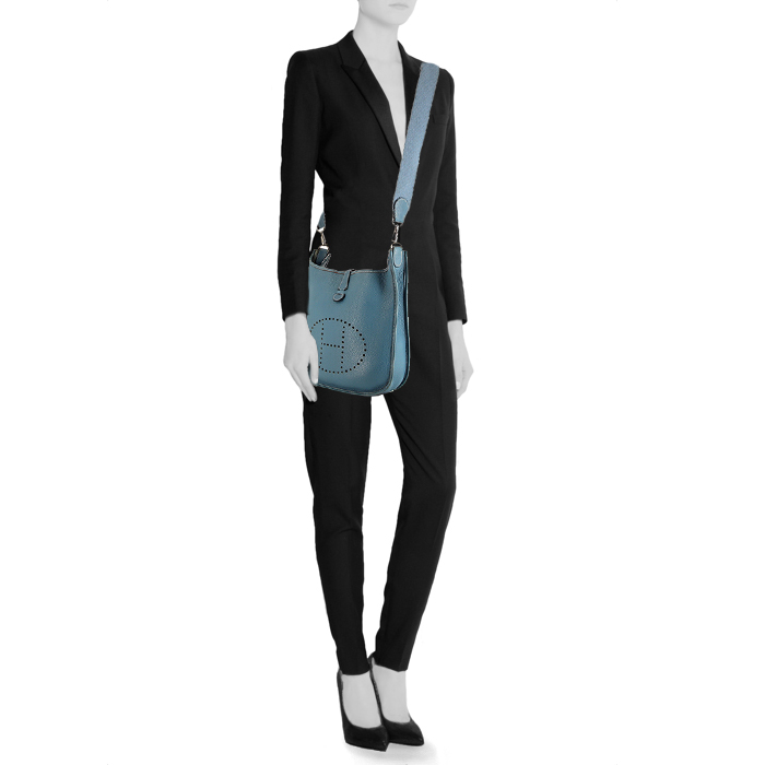 Borsa a tracolla Hermes Evelyne modello piccolo in pelle taurillon clemence blu - Detail D1