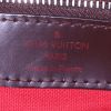 Bolso para llevar al hombro Louis Vuitton Chelsea en lona a cuadros revestida ébano y cuero marrón - Detail D3 thumbnail