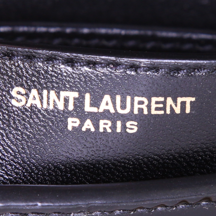 Saint Laurent Cassandre shoulder bag in black patent leather - Detail D4