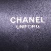 Bolsito-cinturón Chanel en cuero negro - Detail D3 thumbnail