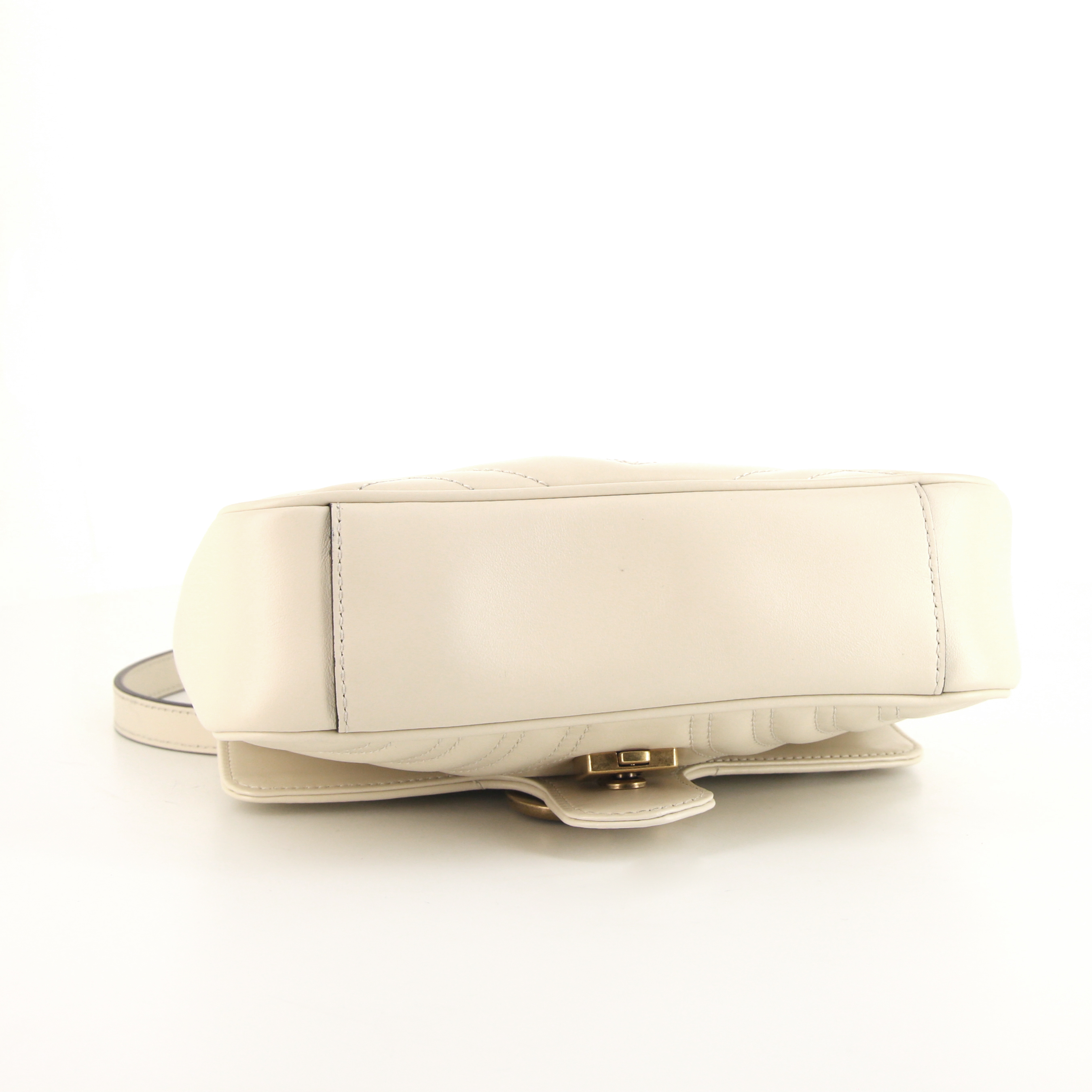 Borsa a tracolla Gucci GG Marmont mini in pelle trapuntata bianca con decori geometrici - Detail D5