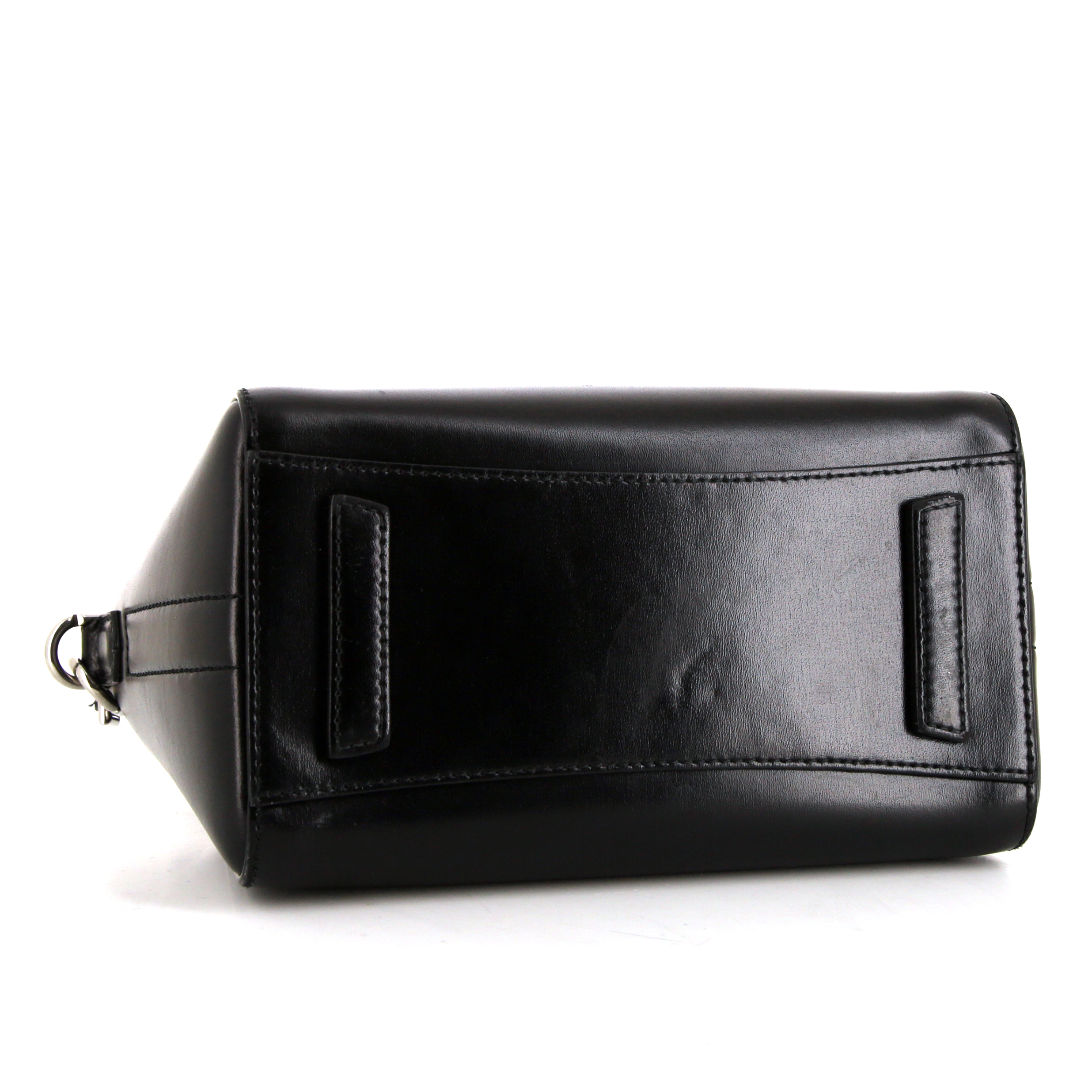 Givenchy Antigona mini shoulder bag in black leather - Detail D5