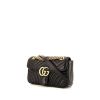 Bolso bandolera Gucci GG Marmont mini en cuero acolchado negro - 00pp thumbnail