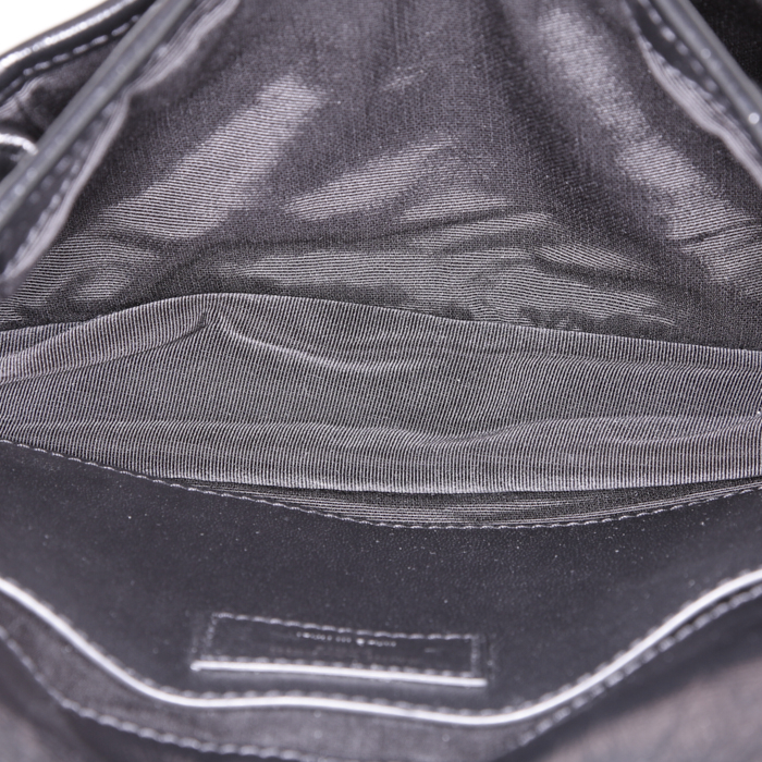 Saint Laurent Niki Baby shoulder bag in black chevron quilted leather - Detail D3