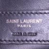 Sac bandoulière Saint Laurent Niki Baby en cuir matelassé chevrons noir - Detail D4 thumbnail