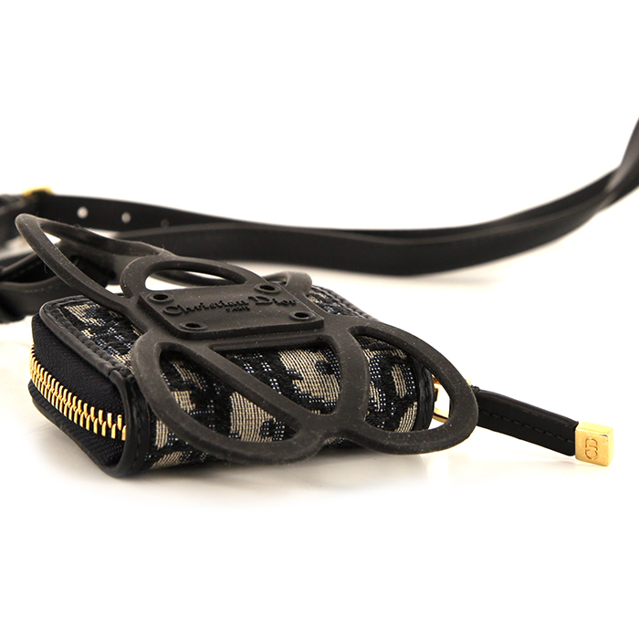 Dior 30 Montaigne Airpods holder in blue monogram canvas - Detail D5