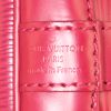 Bolso bandolera Louis Vuitton petit Noé en cuero Epi rosa - Detail D3 thumbnail