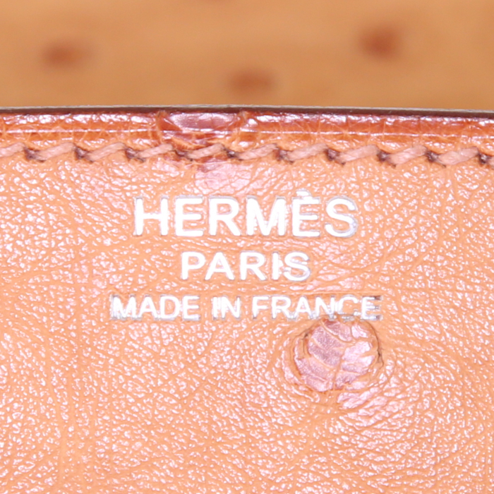 Bolso de mano Hermes Birkin 30 cm en avestruz color oro - Detail D3