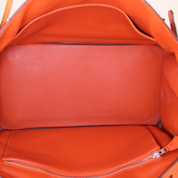 Bolso de mano Hermes Birkin 30 cm en avestruz naranja - Detail D2