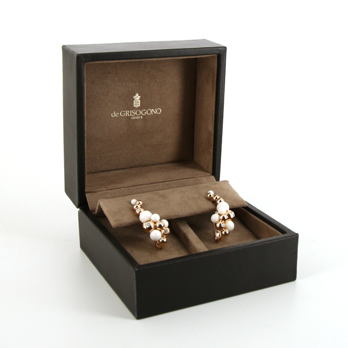 Paire de clips d'oreilles De Grisogono Gaia en or rose,  cacholong et diamants - Detail D2