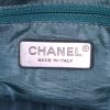 Bolso de mano Chanel en cuero negro - Detail D4 thumbnail