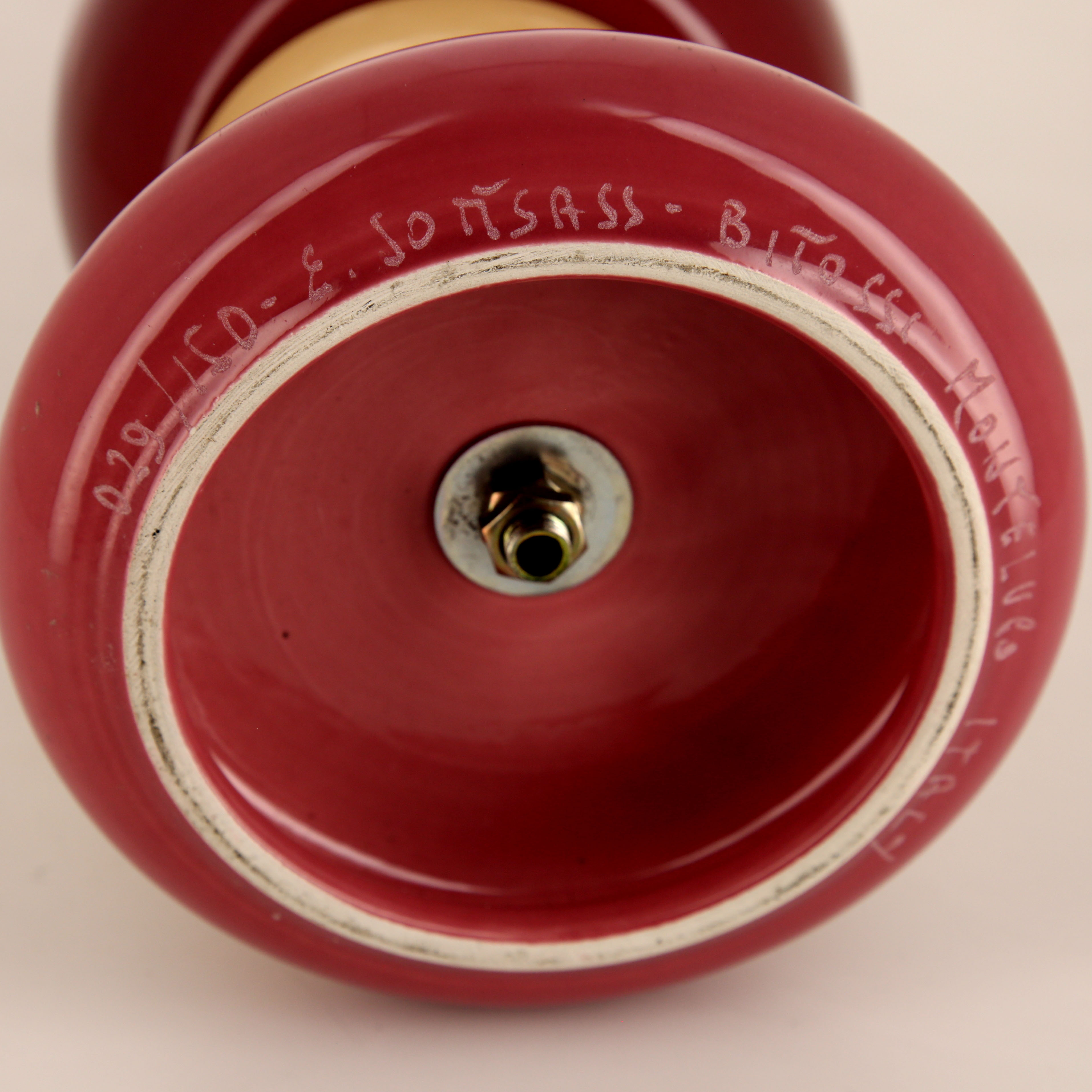 Ettore Sottsass, ensemble complet des cinq totems de la série "Flavia", en céramique émaillée polychrome, édition Bitossi, signés et numérotés, création de 1964, édition des années 1970 - Detail D4