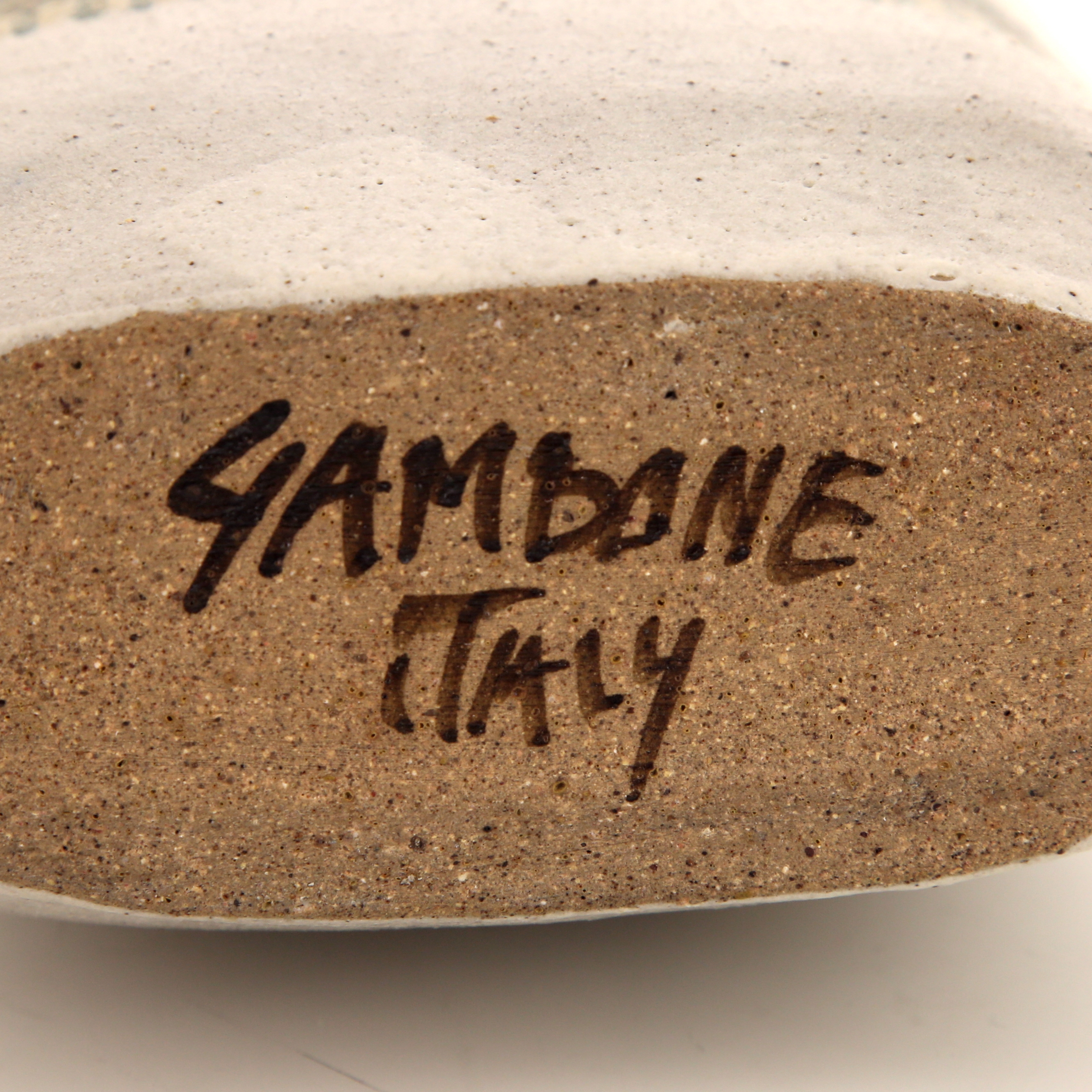 Bruno Gambone, deux vases bouteilles, en céramique émaillée, signés sur chaque vase, vers 2000 - Detail D1