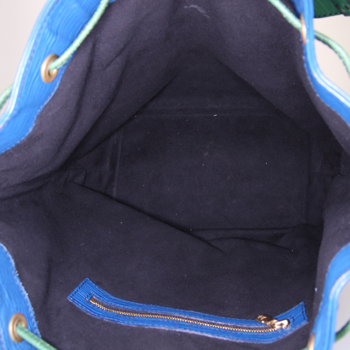 Bolso para llevar al hombro Louis Vuitton grand Noé en cuero Epi bicolor azul y verde - Detail D2