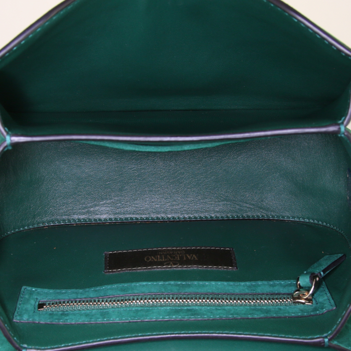 Valentino Garavani shoulder bag in black and green suede - Detail D2