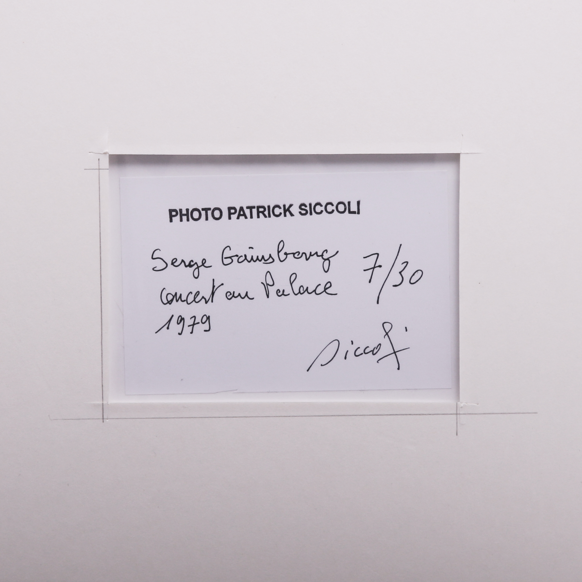 Patrick Siccoli, "Serge Gainsbourg Concert au Palace" de 1979, photographie encadrée, signée et numérotée - Detail D1