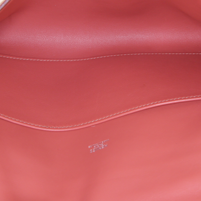 Pochette Hermès Kelly Cut en cuir Swift rose Thé - Detail D2