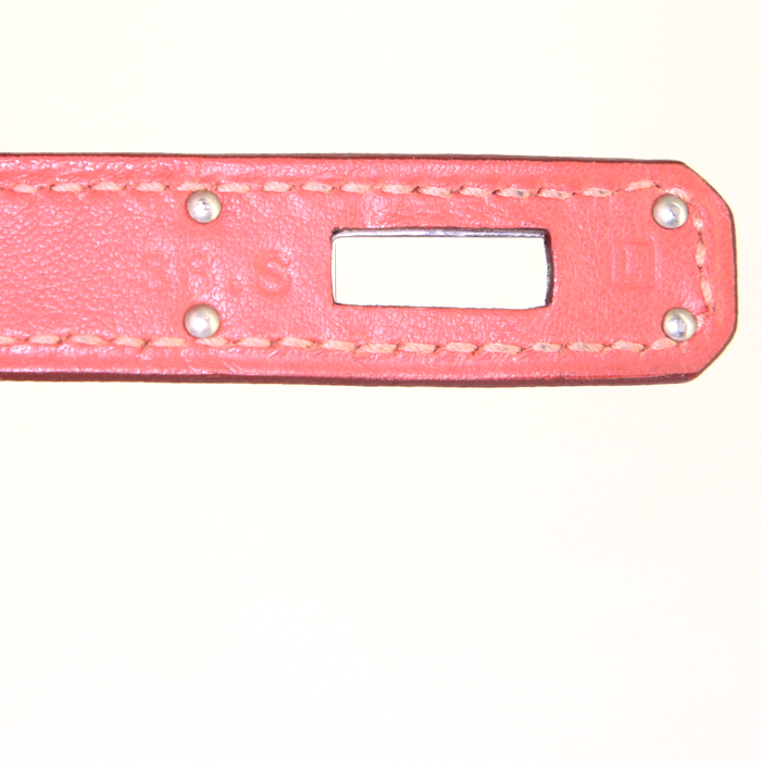 Hermès Kelly Cut pouch in pink Thé Swift leather - Detail D4