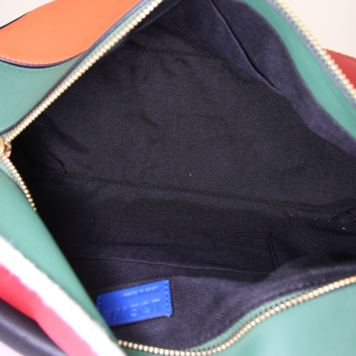 Sac à main Loewe Puzzle  en cuir multicolore rouge , noir vert et bleu - Detail D3