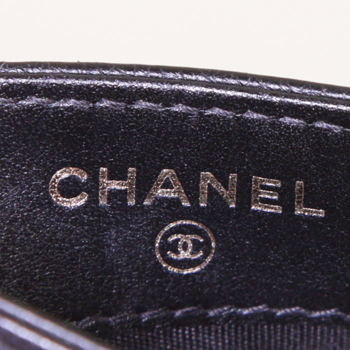 Chanel card wallet in black grained leather - Detail D2