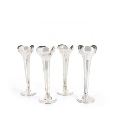 Gio Ponti, quatre soliflores pour l'hôtel Parco dei Principi, en métal argenté, production Calderoni Fratelli, estampillés, années 1960