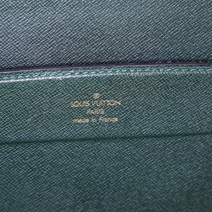 Porta-documentos Louis Vuitton President en cuero taiga verde - Detail D3