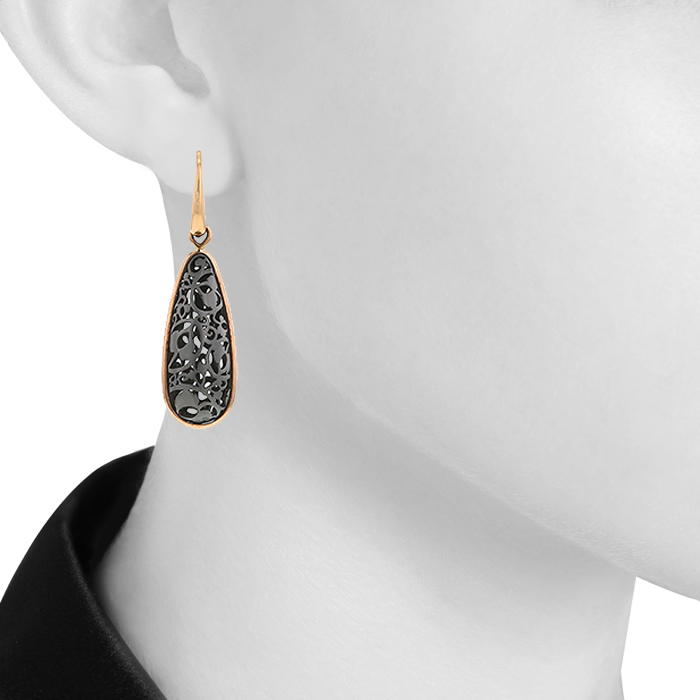 Pomellato Arabesques pendants earrings in pink gold and titanium - Detail D1