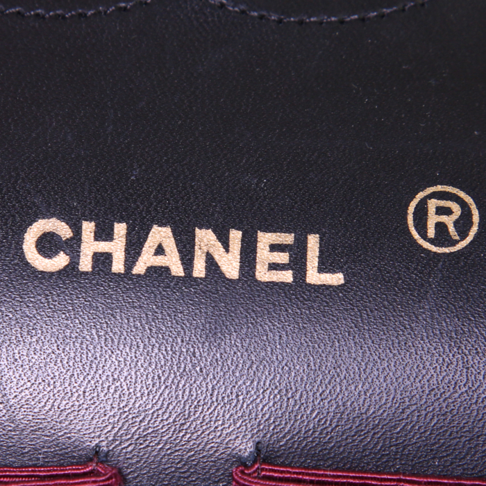 Chanel Timeless handbag in navy blue quilted leather - Detail D4