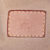 Bolso de mano Louis Vuitton Artsy modelo mediano en lona Monogram marrón y cuero natural - Detail D3 thumbnail