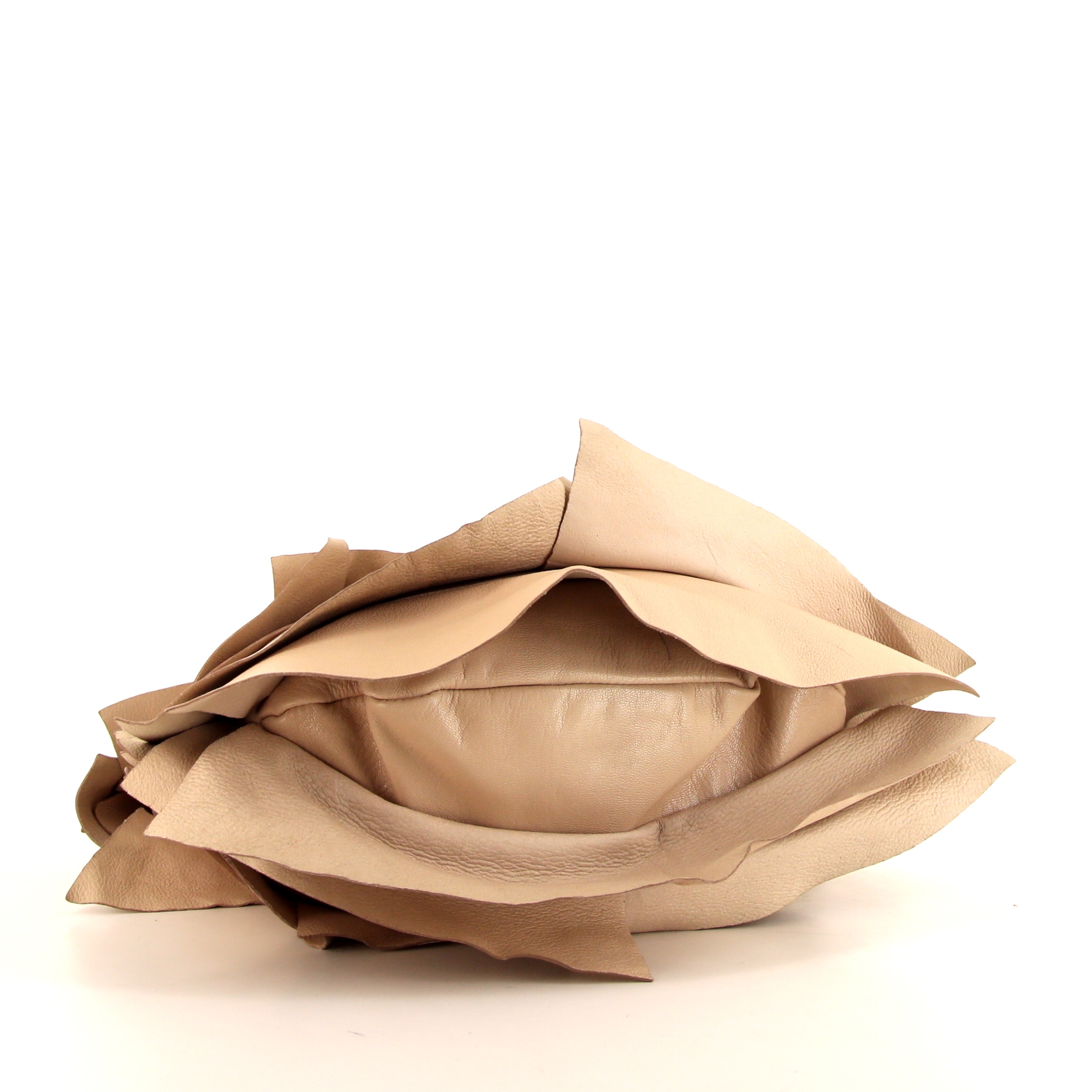 Bolso de mano Saint Laurent en cuero beige - Detail D4