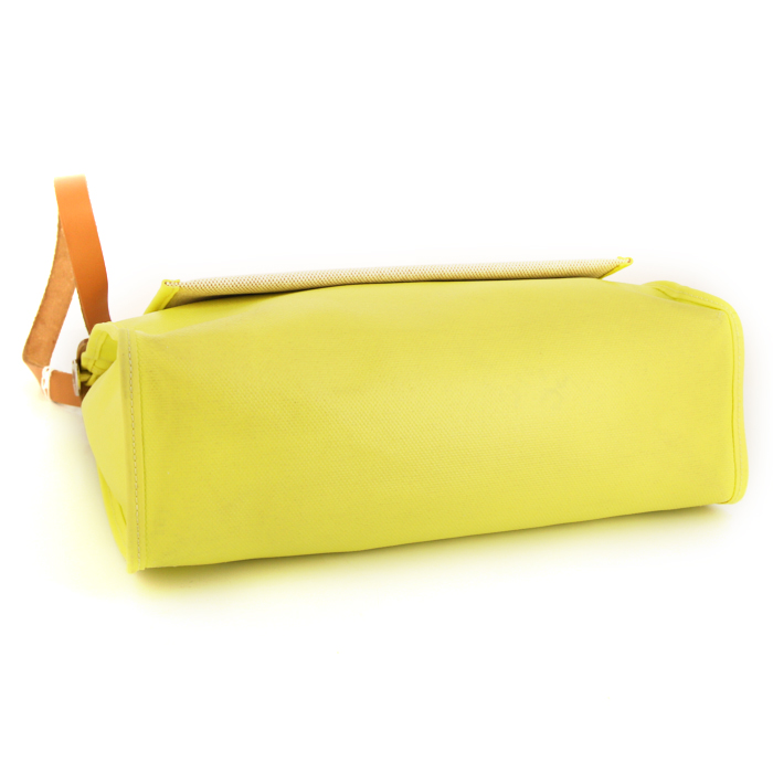 Hermes Herbag handbag in yellow canvas and brown leather - Detail D5