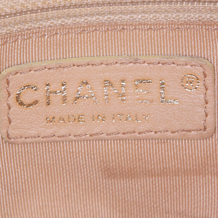 Borsa Chanel Shopping PTT in pelle martellata e trapuntata beige - Detail D3