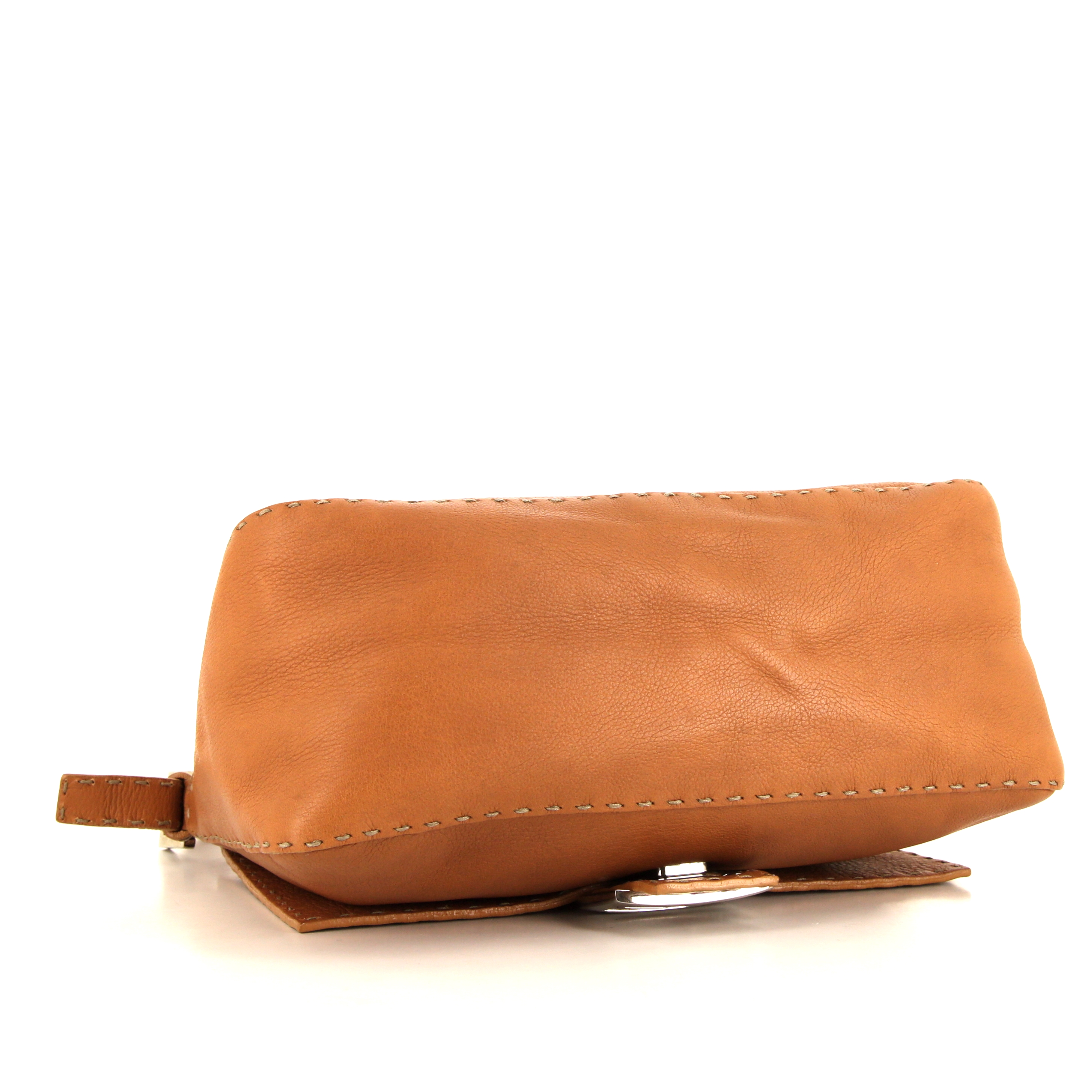 Borsa da spalla o a mano Fendi Big Mama in pelle martellata marrone - Detail D4