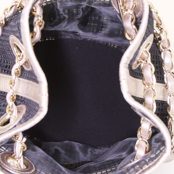 Chanel Editions Limitées handbag in black canvas and gold leather - Detail D3