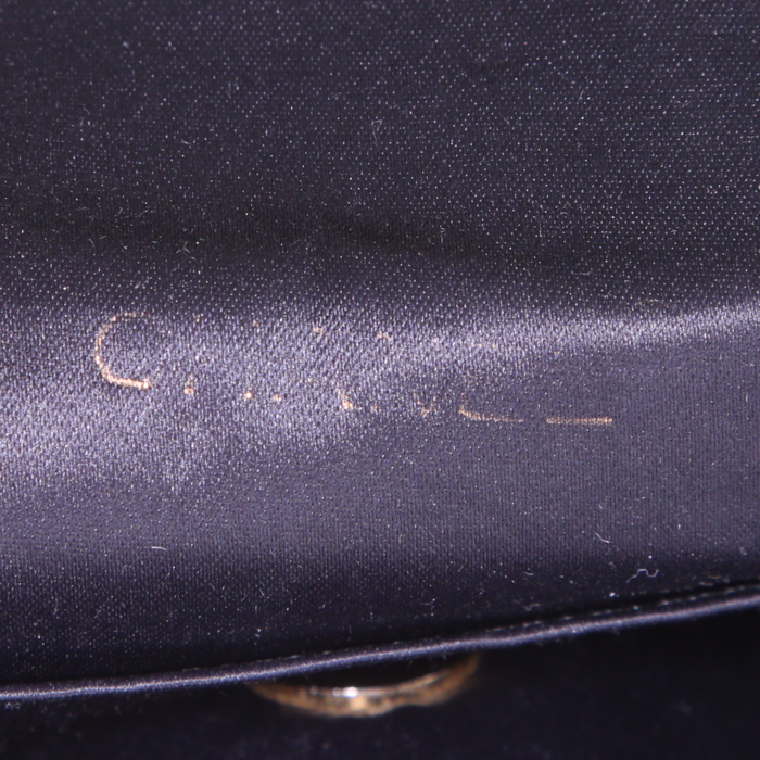 Chanel   shoulder bag  in black satin - Detail D3