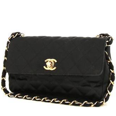 Bolso bandolera Chanel   en satén negro