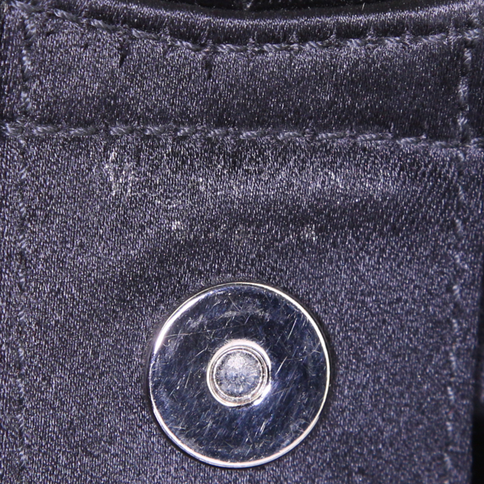 Yves Saint Laurent Mombasa handbag in black velvet - Detail D3