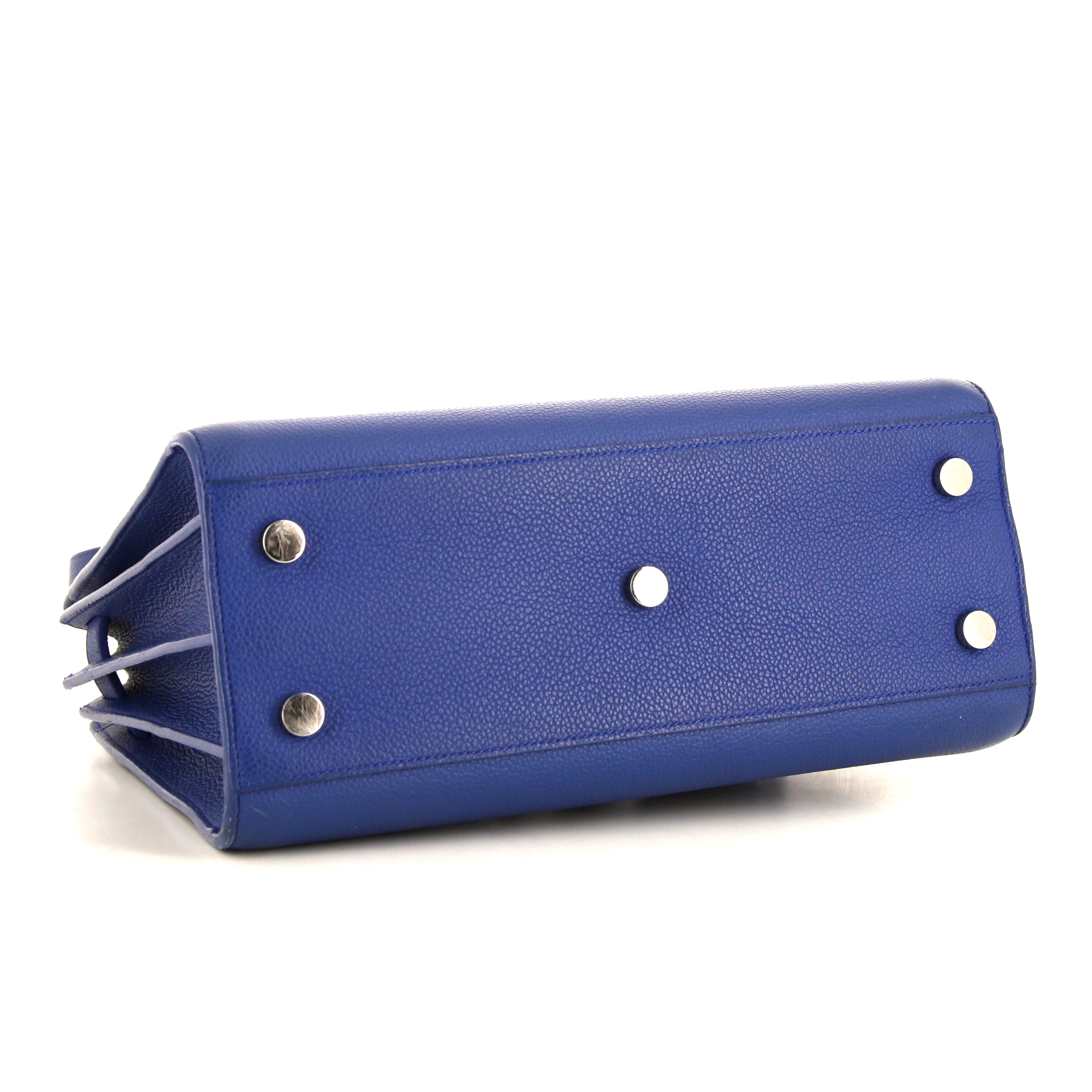 Saint Laurent Sac de jour Baby shoulder bag in blue leather - Detail D5