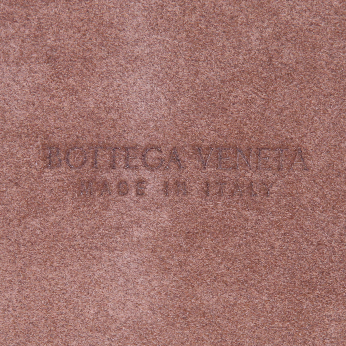 Sac porté épaule ou main Bottega Veneta Arco 33 en daim beige et marron - Detail D3