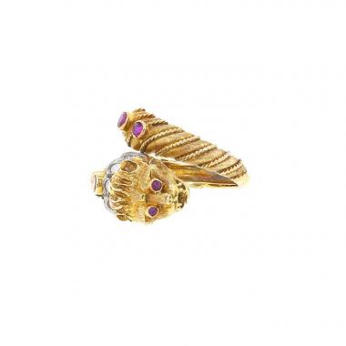 Sortija época años 80 Lalaounis Animal Head en oro amarillo blanco,  rubíes y diamantes