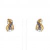 Paire de clips d'oreilles Vintage en or jaune,  saphirs et diamants - 360 thumbnail