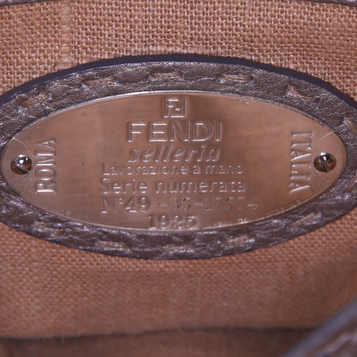 Fendi Selleria handbag in silver leather - Detail D3