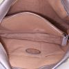 Bolso de fin de semana Fendi Selleria en cuero plateado - Detail D2 thumbnail