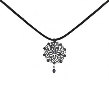 Pendentif Poiray Rosace en or noirci et diamants noirs