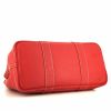 Hermes Garden shopping bag in red togo leather - Detail D4 thumbnail