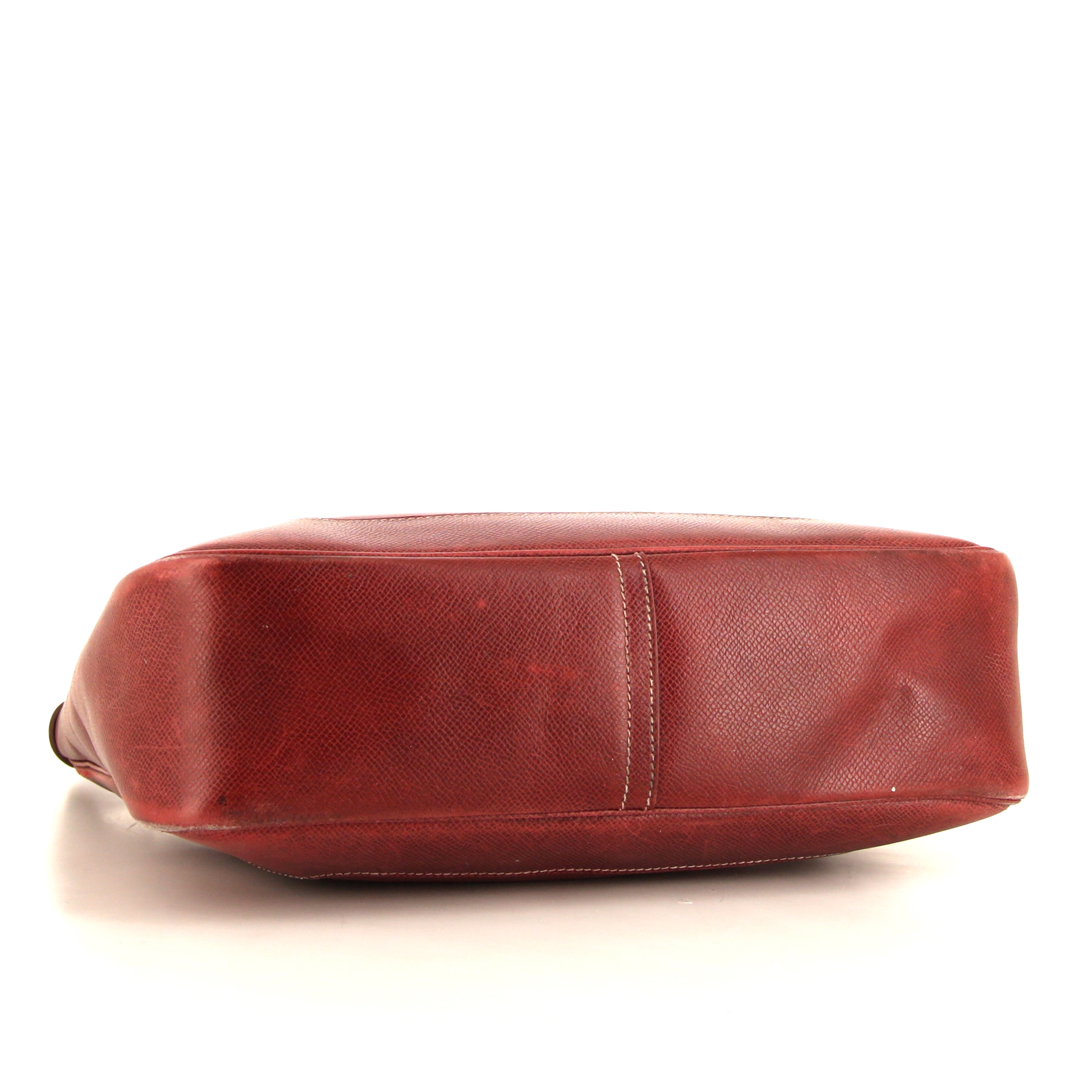 Hermès Trim bag worn on the shoulder or carried in the hand in red Courchevel leather - Detail D4