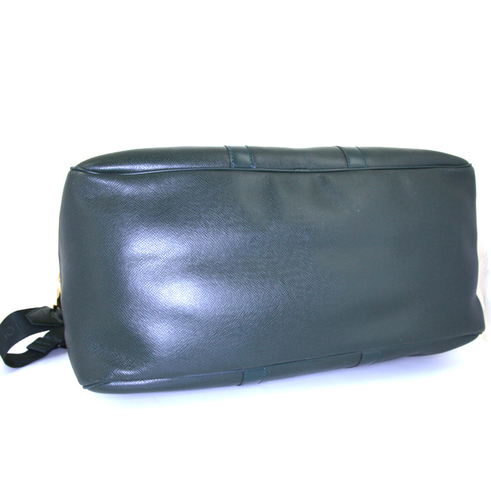 Bolsa de viaje Louis Vuitton  Kendall en cuero taiga verde - Detail D5