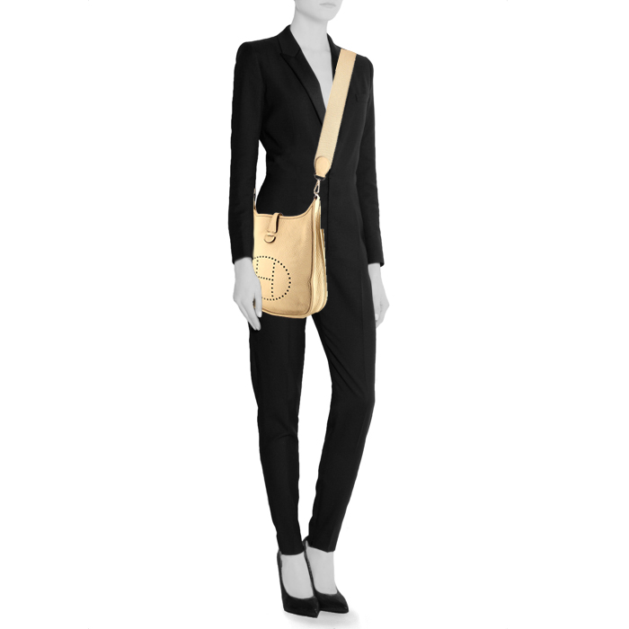 Hermes Evelyne small model shoulder bag in beige leather taurillon clémence - Detail D1