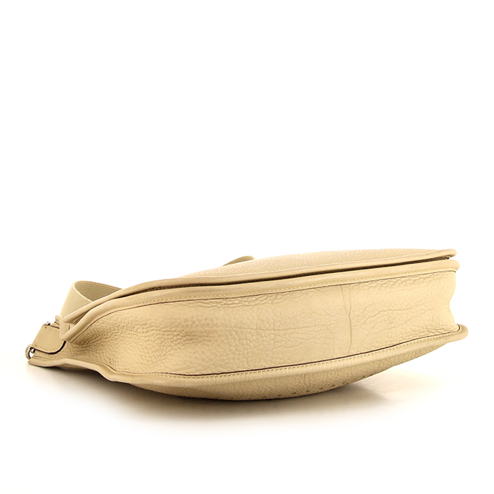 Hermes Evelyne small model shoulder bag in beige leather taurillon clémence - Detail D4