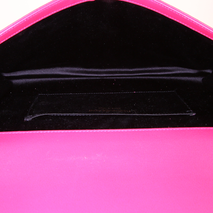 Pochette Saint Laurent Belle de Jour en cuir grainé rose - Detail D2